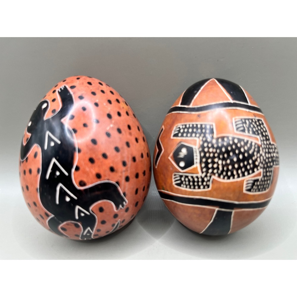 Pair of Vtg Hand Carved Soapstone Egg‎ Lizard Pattern - Hand Painted Etched 3"